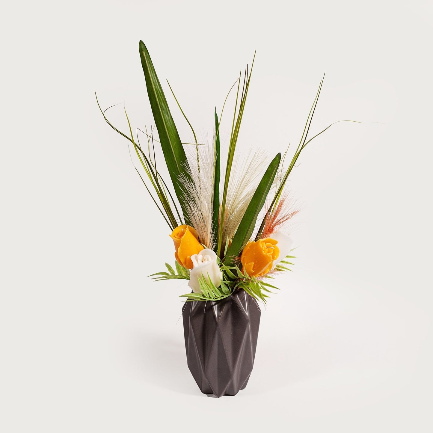 Vase candle ( 8 flowers) - Virtual Bazaar Jordan