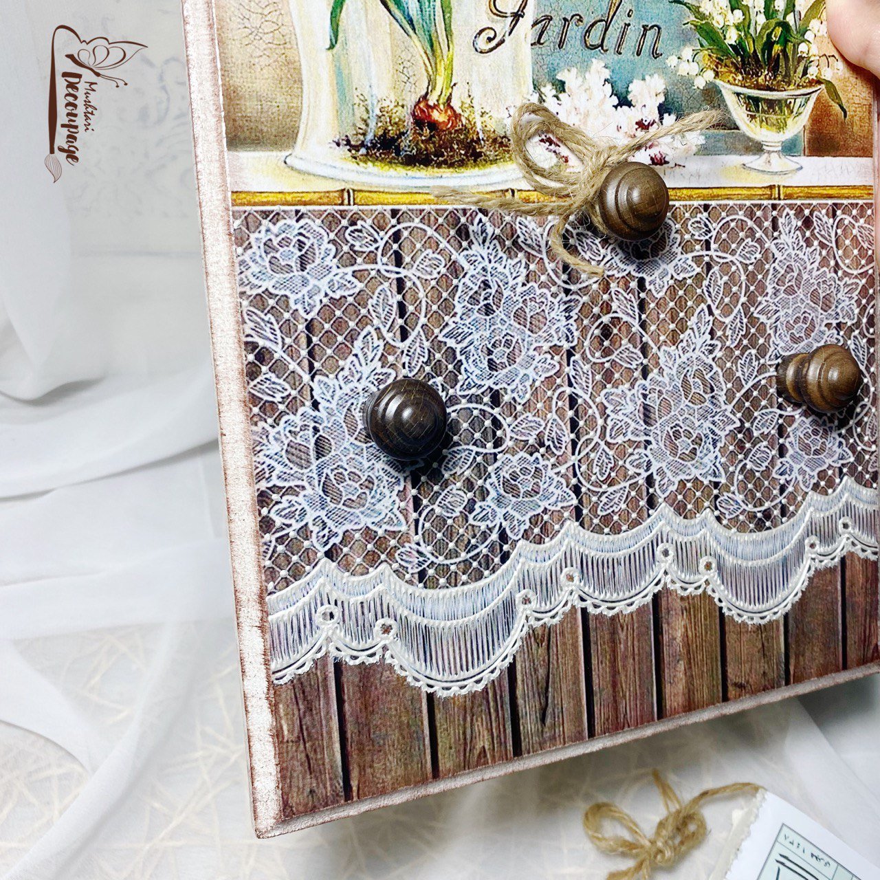 Wooden Key Holder - Virtual Bazaar Jordan