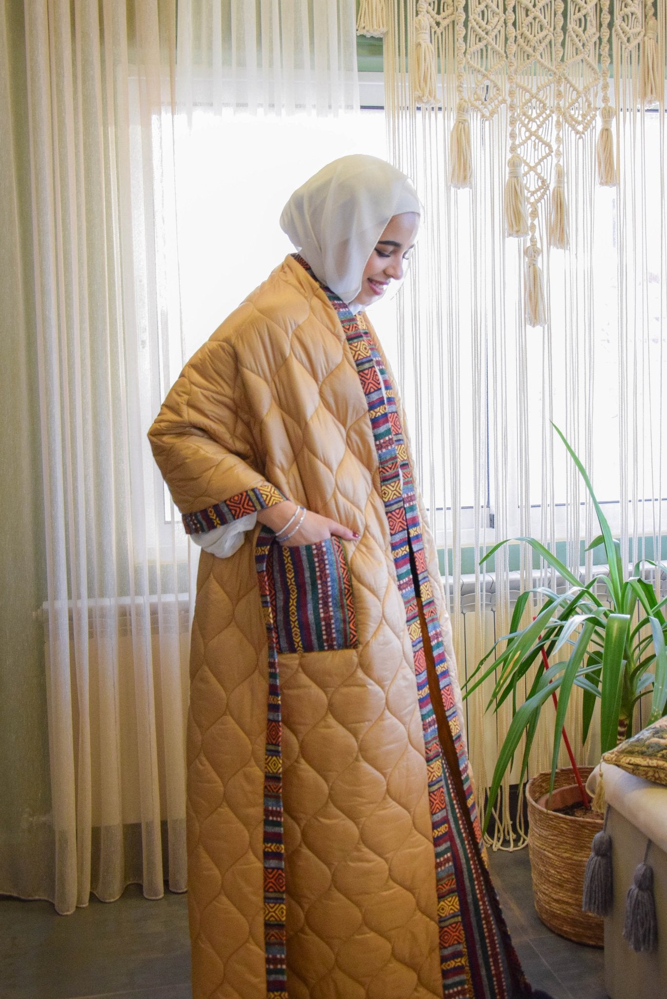 Winter Puffer Shawl with Pocket/ Double face - Virtual Bazaar Jordan