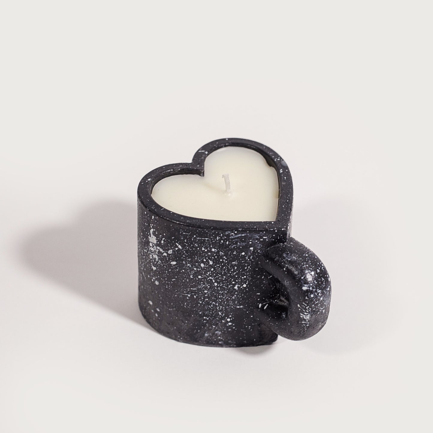 Heart pot candle , by MonArtist