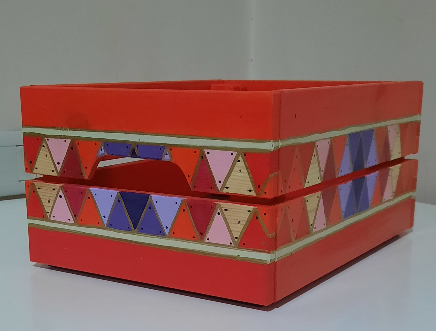 Wood Box / Acrylic Paint - Virtual Bazaar Jordan