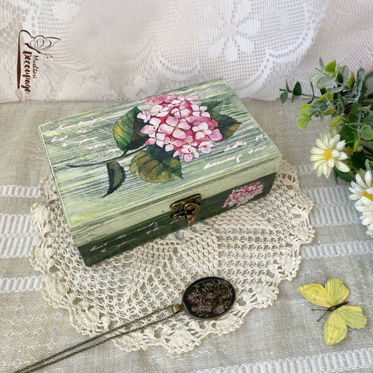 Wooden Box, by Mushtari Decoupage