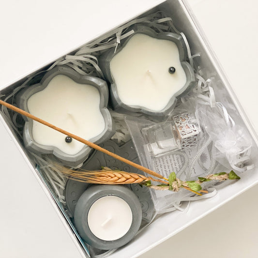 Gift Box with Candles, by WOW Shop