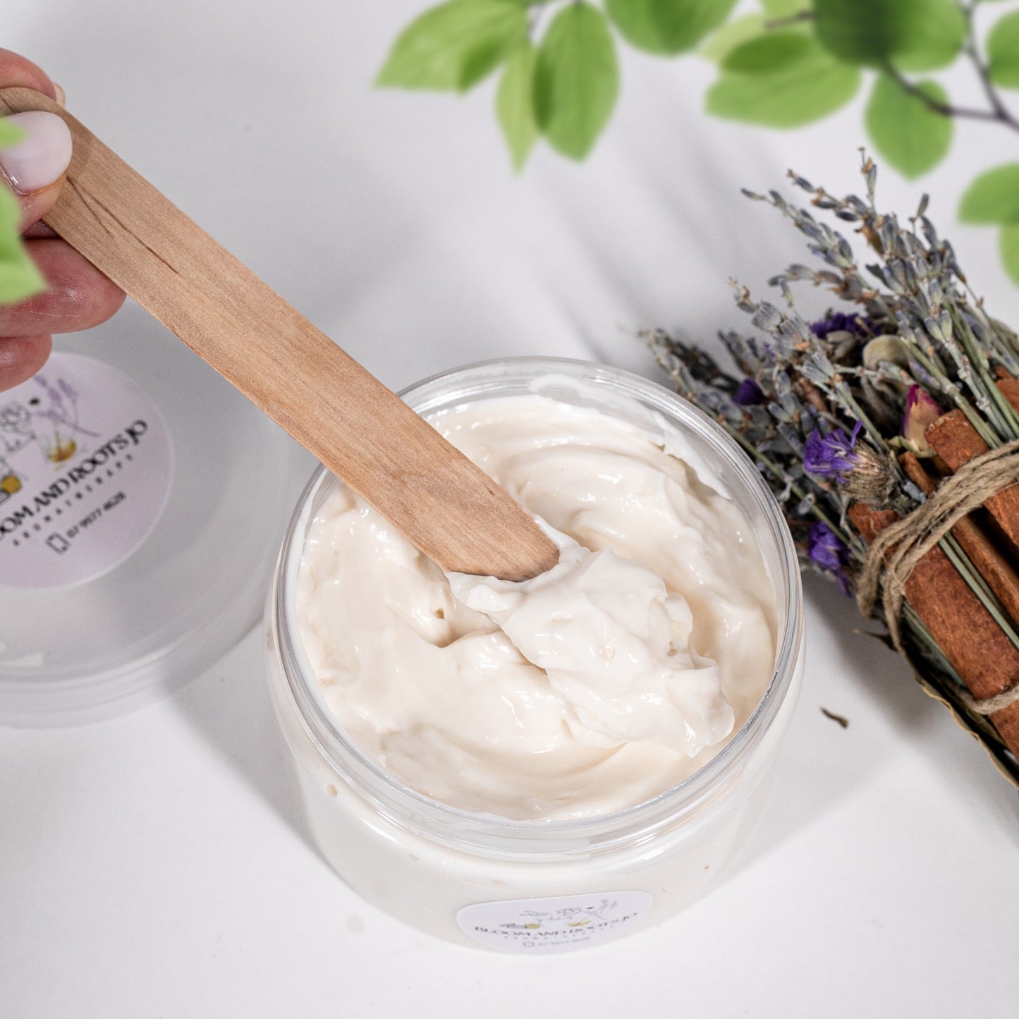 Cinnamon Face and Body Cream ( 300 G), from Bloom and Roots JO