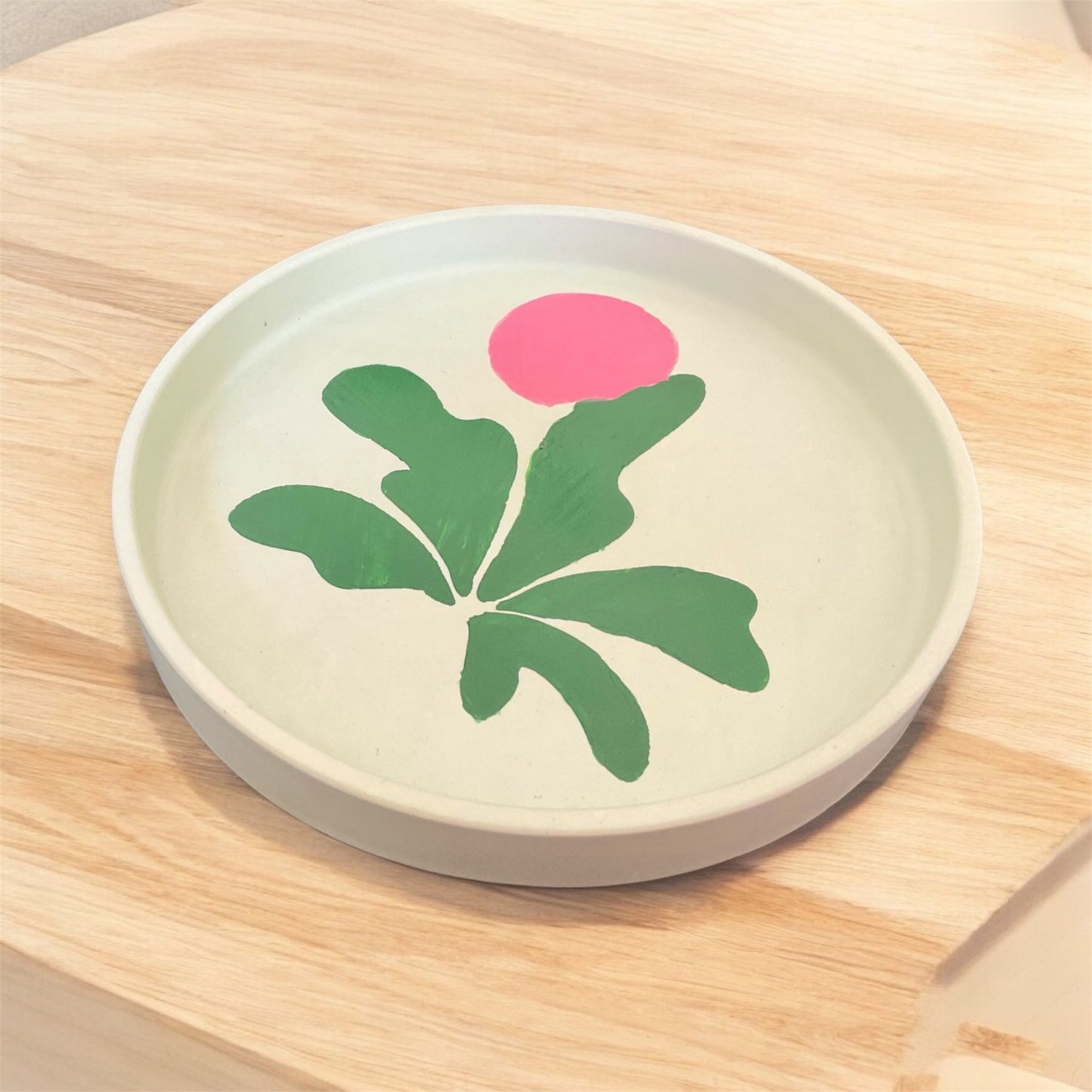 A handmade decorative plate - Virtual Bazaar Jordan