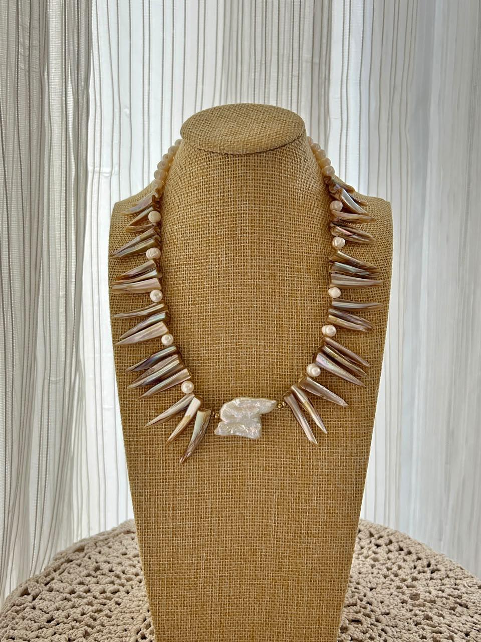 Shell with fresh water pearls Necklace
