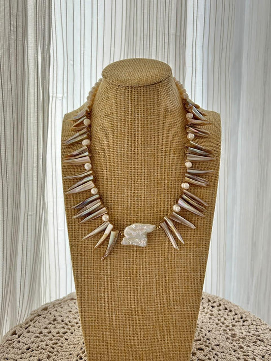 Shell with fresh water pearls Necklace