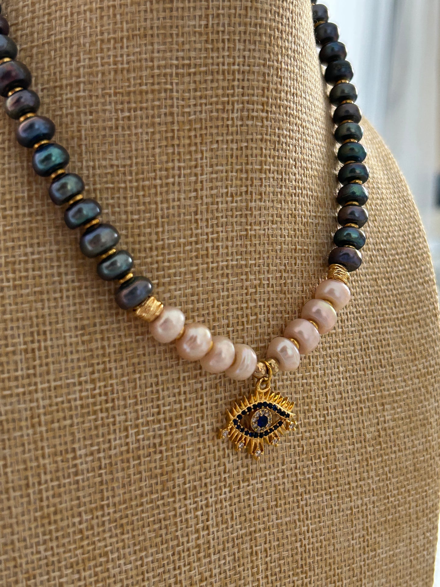 Mixed Fresh Water Pearl Eye necklace
