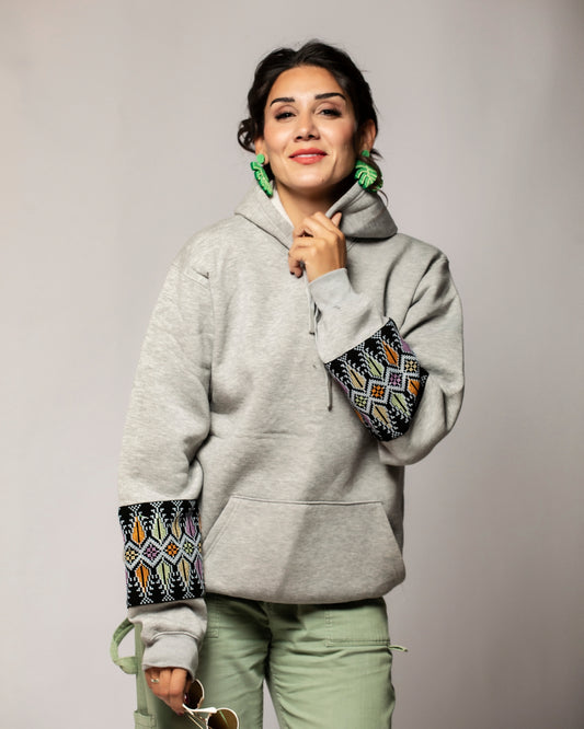 Hoodie with hatta sleves
