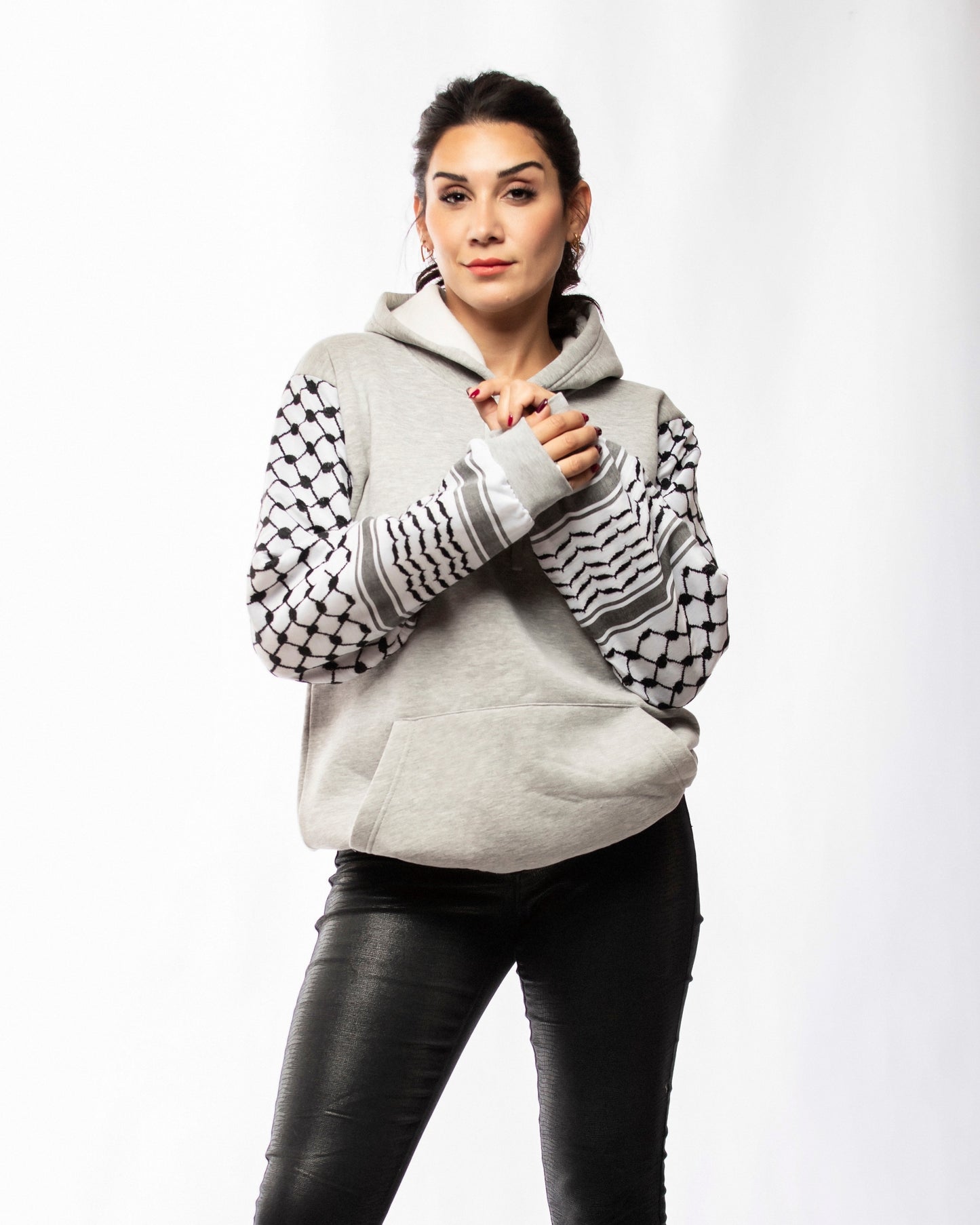 Hoodie with hatta sleves