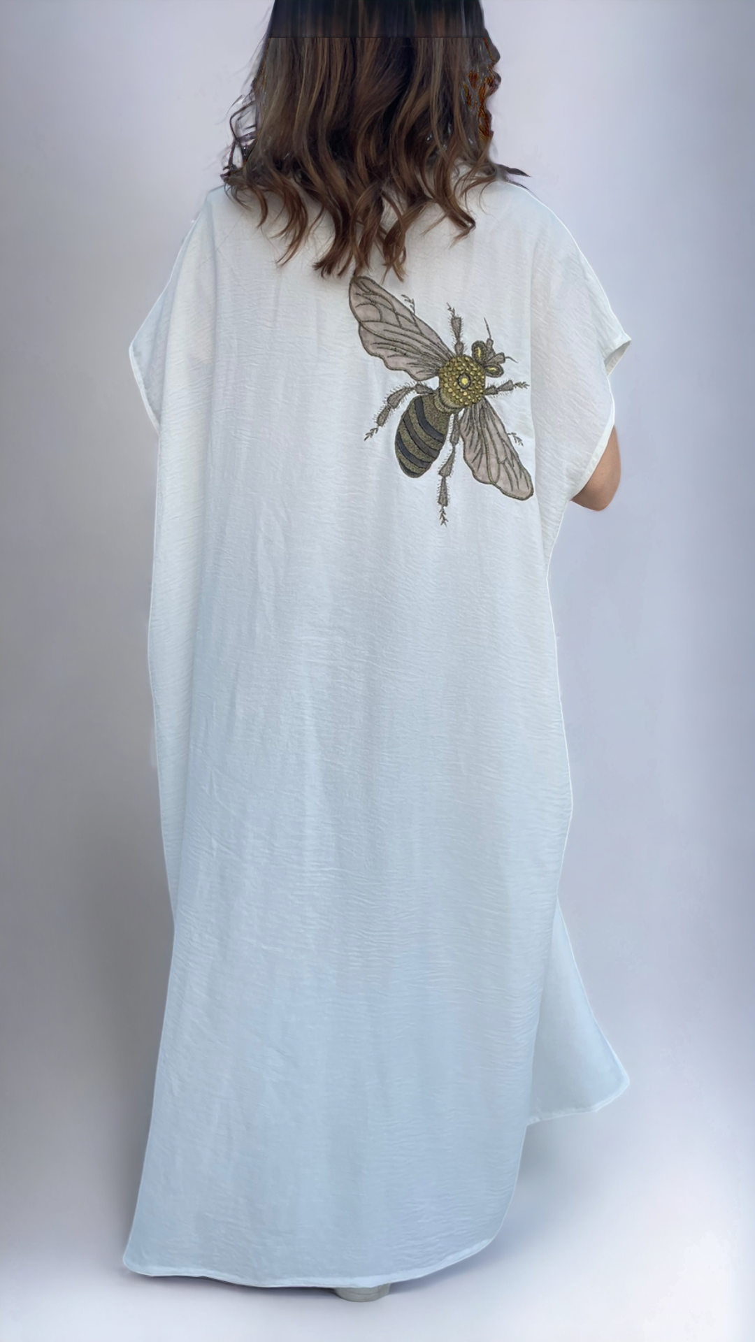 White Bee Summer Kaftan - Virtual Bazaar Jordan