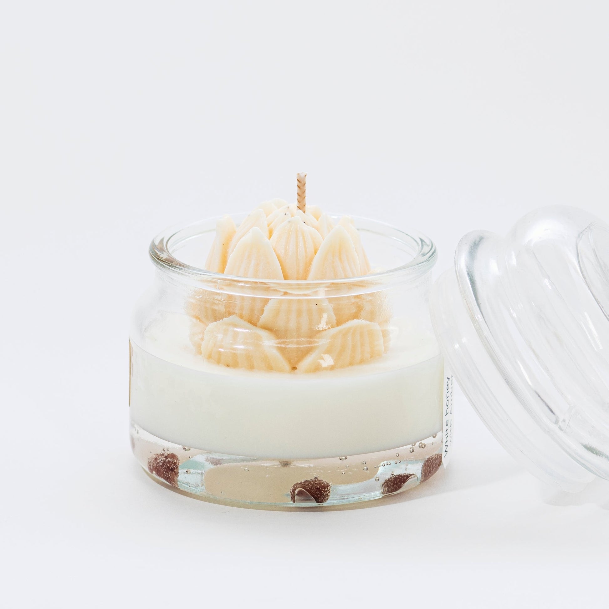 Serenity Candle, Carnelian, Cinnamon with Peppermint - Wonder Candles