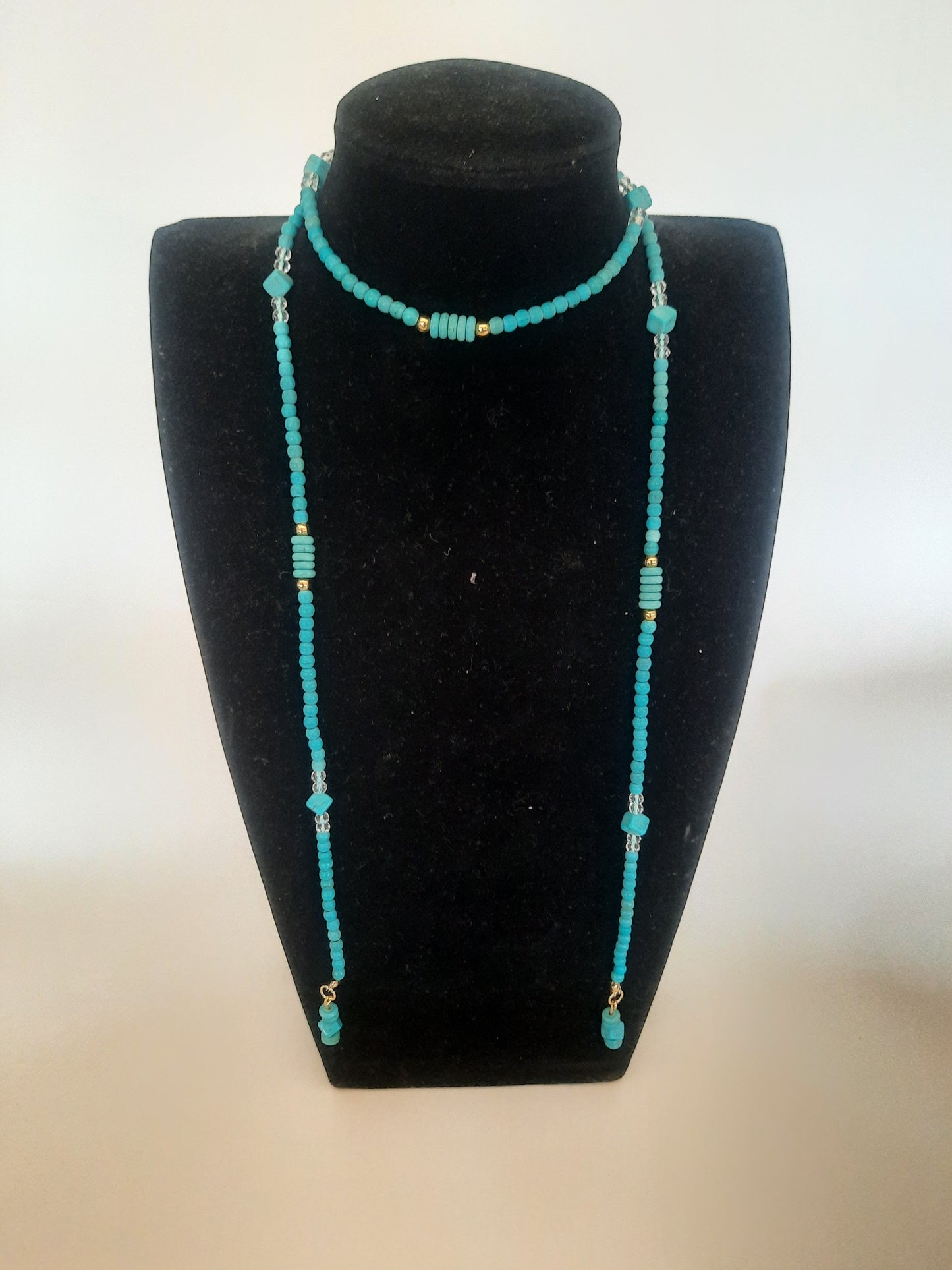 Gold plated tall trousers stones necklace